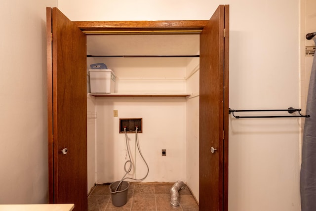 2924 S Roanoke Ave, Springfield, MO 65807 - laundry room with electric dryer hookup, hookup for a washing machine, and tile patterned floors