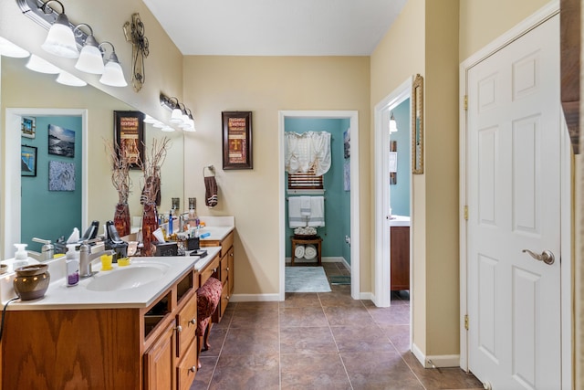 106 Finch Dr, Strafford, MO 65757 - full bath with double vanity and baseboards