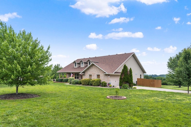 106 Finch Dr, Strafford, MO 65757 - traditional-style home with driveway and roof with shingles