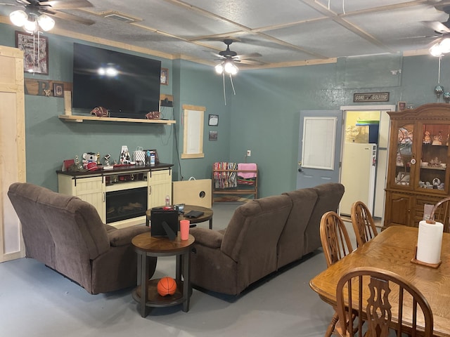 4811 State Route Cc, West Plains, MO 65775 - living room with ceiling fan and finished concrete flooring