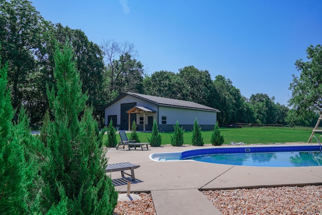 258 State Highway 32, Buffalo, MO 65622 - outdoor pool with a yard, a patio, and an outbuilding