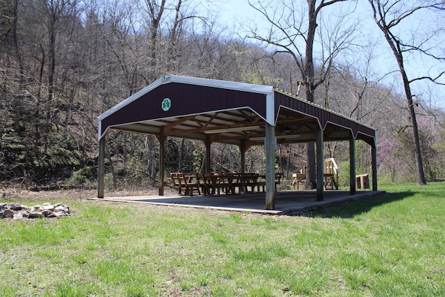 2240 Mease Dr, Reeds Spring, MO 65737 - surrounding community featuring a gazebo, a forest view, and a yard