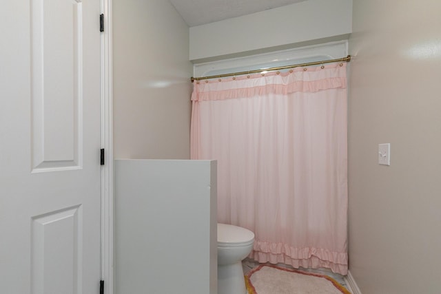 295 Headwaters Dr, Marshfield, MO 65706 - bathroom featuring curtained shower and tile patterned floors