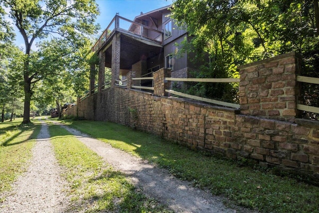 23 Sweetwater Ln, Buffalo, MO 65622 - view of side of property with a yard
