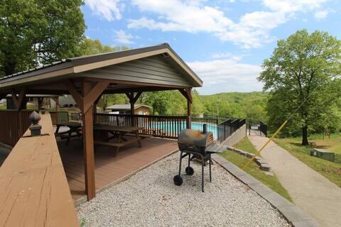 388 Notch Ln Bldg 5 Unit B, Branson West, MO 65737 - view of home's community featuring a pool, a gazebo, and a deck
