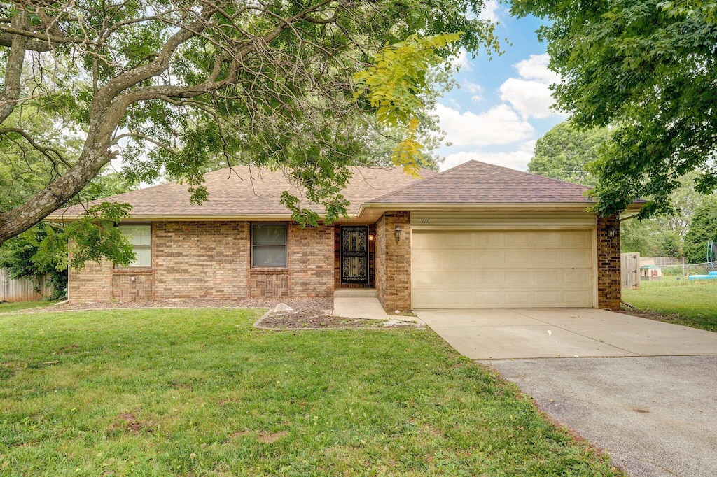 119 N Grand Prairie Dr, Willard, MO 65781 - photo 1