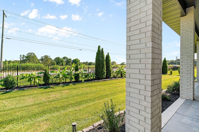 3972 E Dunrobin Dr, Springfield, MO 65809 - view of yard