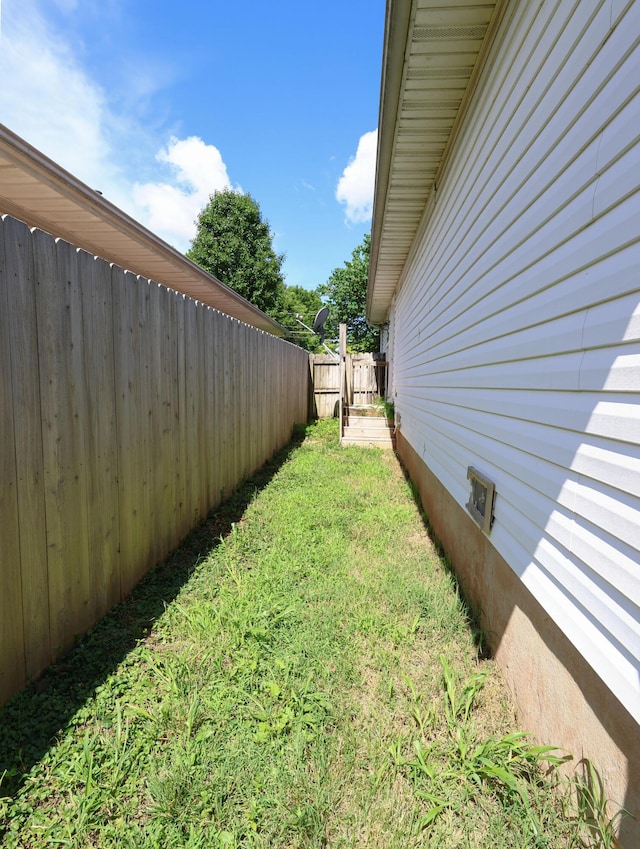1324 N Forest Ave, Springfield, MO 65802 - view of yard