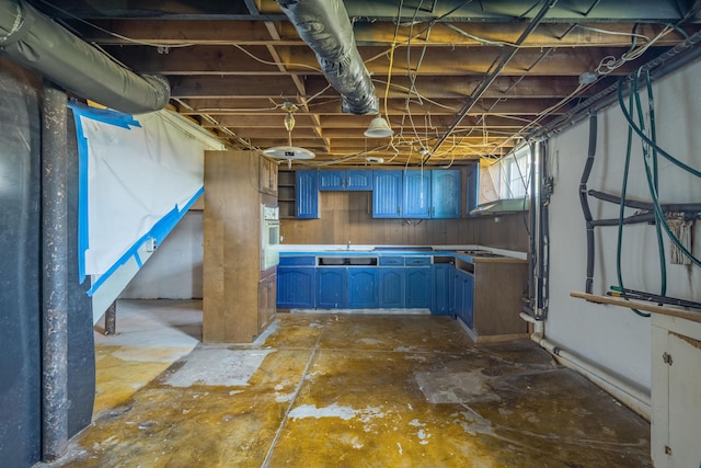 400 S Jefferson St, Neosho, MO 64850 - bar with white oven and a sink