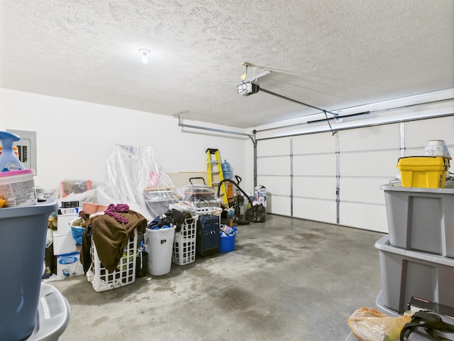 1007 S Walnut St, Harrison, AR 72601 - garage featuring a garage door opener