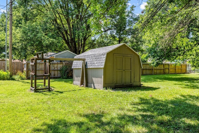 641 N Park Pl, Bolivar, MO 65613 - view of shed featuring a fenced backyard