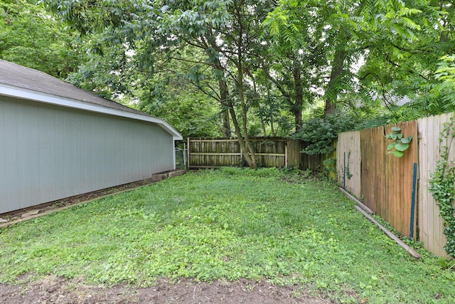 720 W Mount Vernon St, Springfield, MO 65806 - view of fenced backyard