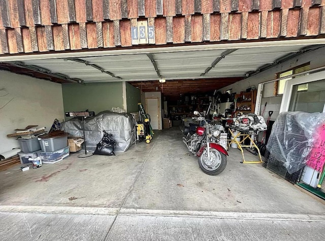 135 Coulter Ln, Forsyth, MO 65653 - view of garage