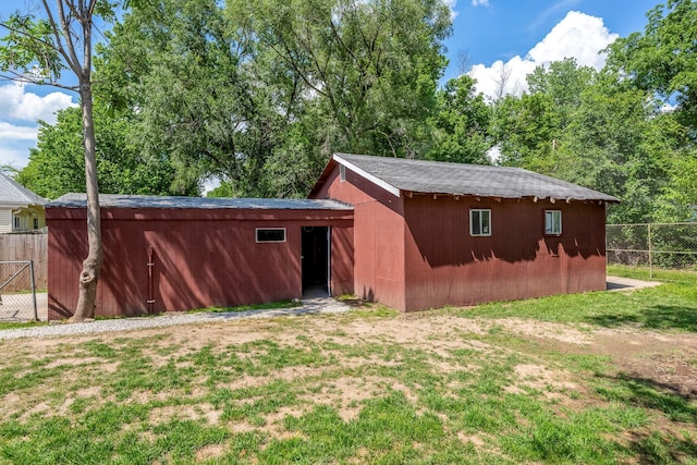 934 S New Ave, Springfield, MO 65806 - back of property with an outdoor structure