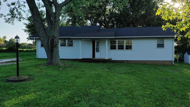 595 Johns Ford Rd, Sparta, MO 65753 - ranch-style home featuring a front yard