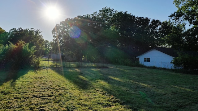 595 Johns Ford Rd, Sparta, MO 65753 - view of yard