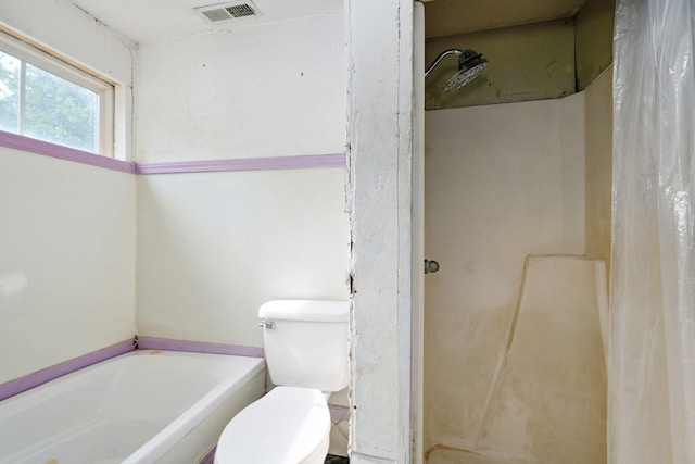 427 Morgan Ave, Aurora, MO 65605 - full bathroom featuring a garden tub and a shower with shower curtain
