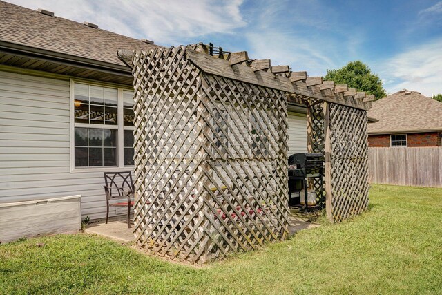 218 Tyler Ct, Mount Vernon, MO 65712 - view of side of property