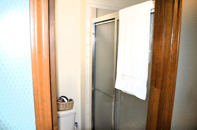 1761-1763 E Lark St, Springfield, MO 65804 - full bath with a stall shower and wallpapered walls