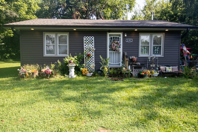 231 W School St, Everton, MO 65646 - bungalow-style house with a front lawn