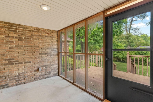 4081 E Kingsbury St, Springfield, MO 65809 - view of unfurnished sunroom