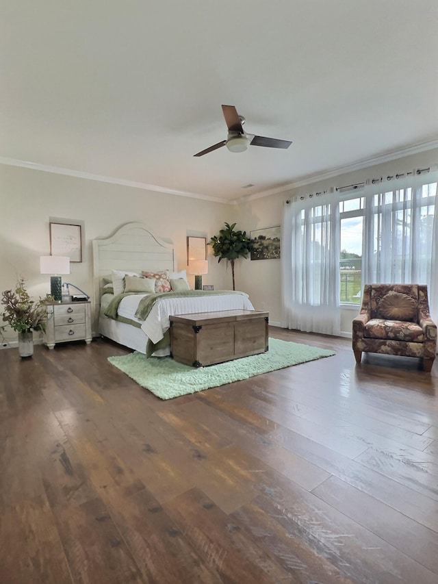 556 Carter 309, Van Buren, MO 63965 - bedroom with crown molding, dark wood-style floors, and ceiling fan