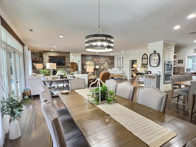 556 Carter 309, Van Buren, MO 63965 - dining area featuring a chandelier, wood finished floors, recessed lighting, and ornamental molding