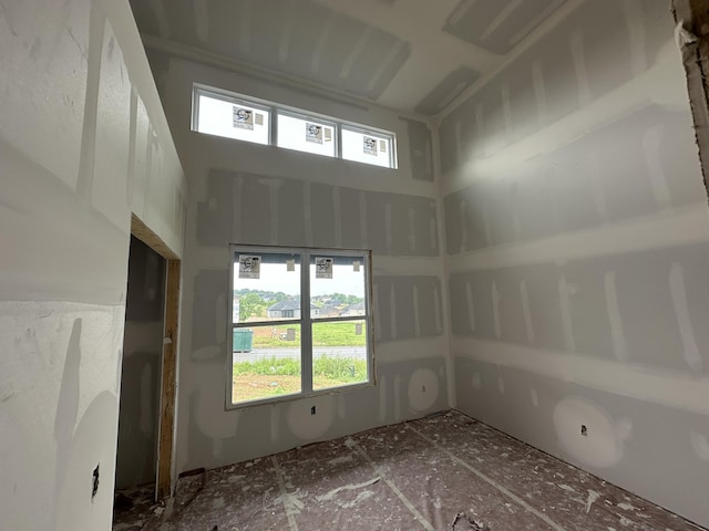 2617 W Webb Rd, Ozark, MO 65721 - unfurnished room featuring a high ceiling