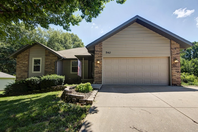 540 S Hickory Dr, Springfield, MO 65809 - photo 1