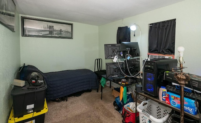 628 W Lynn St, Springfield, MO 65802 - view of carpeted bedroom