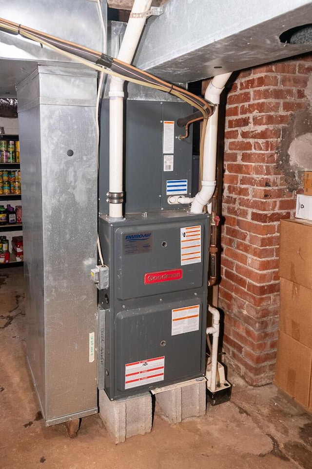 628 W Lynn St, Springfield, MO 65802 - utilities with heating unit