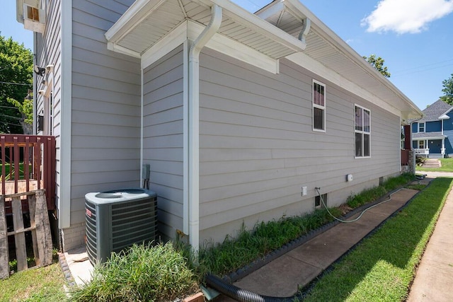 628 W Lynn St, Springfield, MO 65802 - view of property exterior featuring a central air condition unit