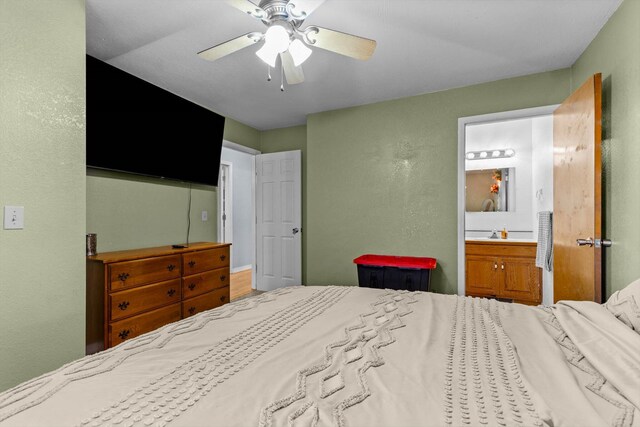 1860 E Division St, Bolivar, MO 65613 - bedroom featuring a ceiling fan and a textured wall