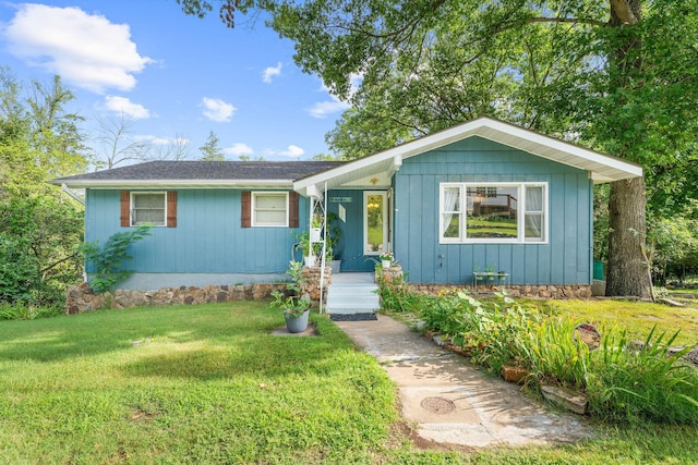 189 Pierce Pl, Forsyth, MO 65653 - single story home featuring a front yard and a shingled roof