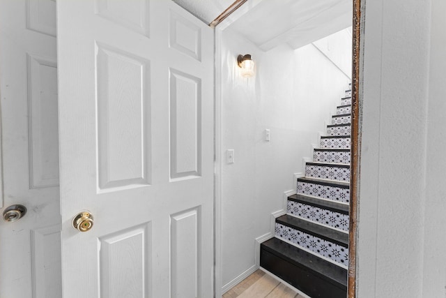 189 Pierce Pl, Forsyth, MO 65653 - staircase featuring wood finished floors