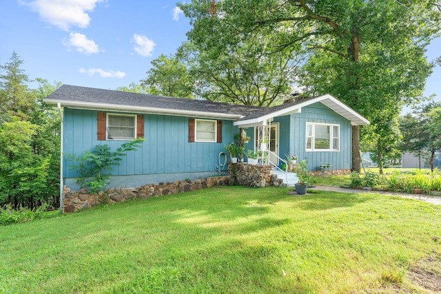 189 Pierce Pl, Forsyth, MO 65653 - single story home featuring a front lawn
