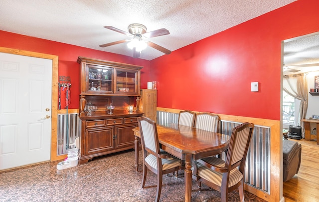 11240 State Hwy E, Rolla, MO 65401 - dining area with ceiling fan and a textured ceiling