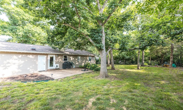 11240 State Hwy E, Rolla, MO 65401 - view of grassy yard featuring a patio area