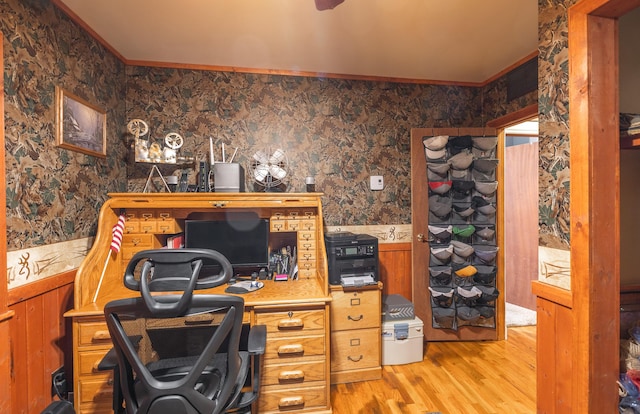 11240 State Hwy E, Rolla, MO 65401 - office area featuring crown molding, light wood finished floors, and wallpapered walls