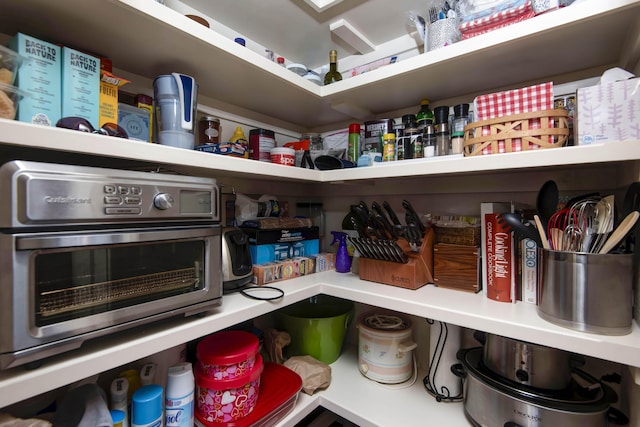 4604 E Kentbrook Dr, Springfield, MO 65802 - view of pantry