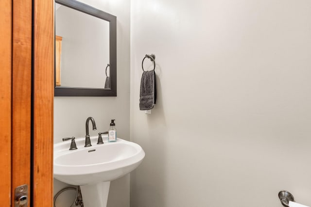 217 E Grace St, Republic, MO 65738 - bathroom featuring a sink