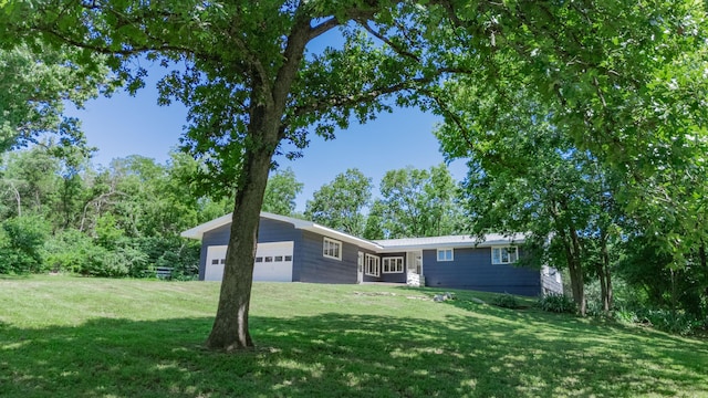 619 Rte H, Greenfield, MO 65661 - ranch-style house with a garage and a front lawn