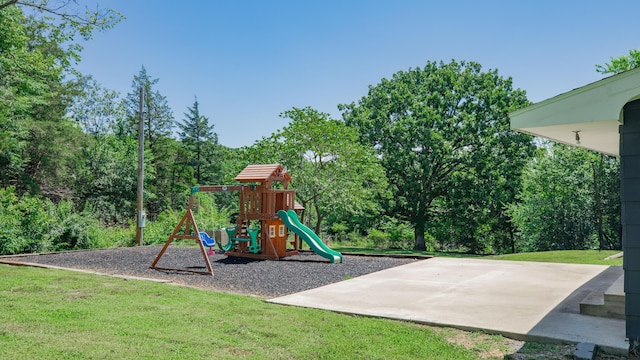 619 Rte H, Greenfield, MO 65661 - community jungle gym featuring a yard