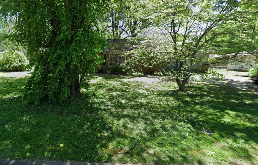 2204 E Bancroft St, Springfield, MO 65804