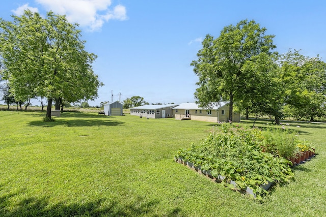 2616 Schupbach Rd, Clever, MO 65631 - view of grassy yard featuring an outbuilding
