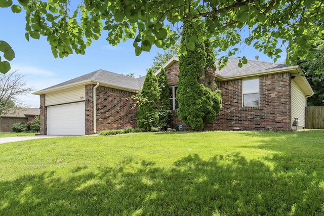 578 Stoney Path, Nixa, MO 65714 - single story home featuring brick siding, an attached garage, concrete driveway, and a shingled roof