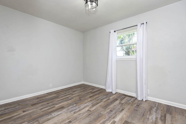2525 New Hampshire Ave, Joplin, MO 64804 - unfurnished room featuring wood finished floors