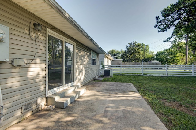 2525 New Hampshire Ave, Joplin, MO 64804 - view of patio featuring entry steps