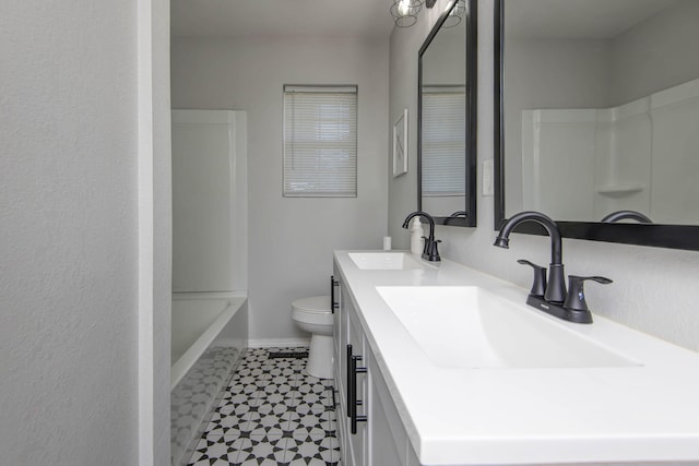 2525 New Hampshire Ave, Joplin, MO 64804 - bathroom with double vanity and toilet