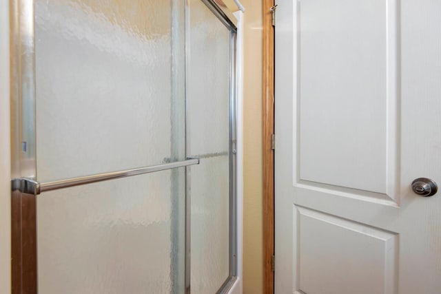 579 Lantern Hill Rd, Nixa, MO 65714 - full bathroom with an enclosed shower
